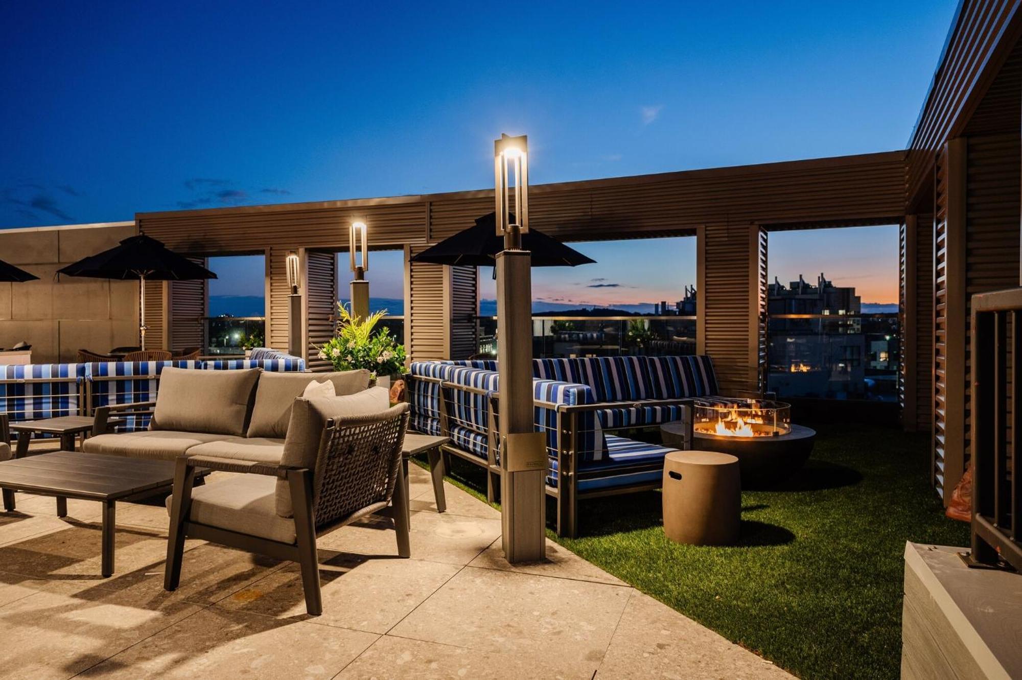 Luxury Apartments By Hyatus At Pierpont New Haven Exterior photo